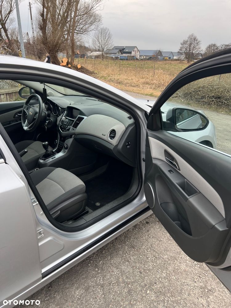 Chevrolet Cruze 1.8 LT+ - 10