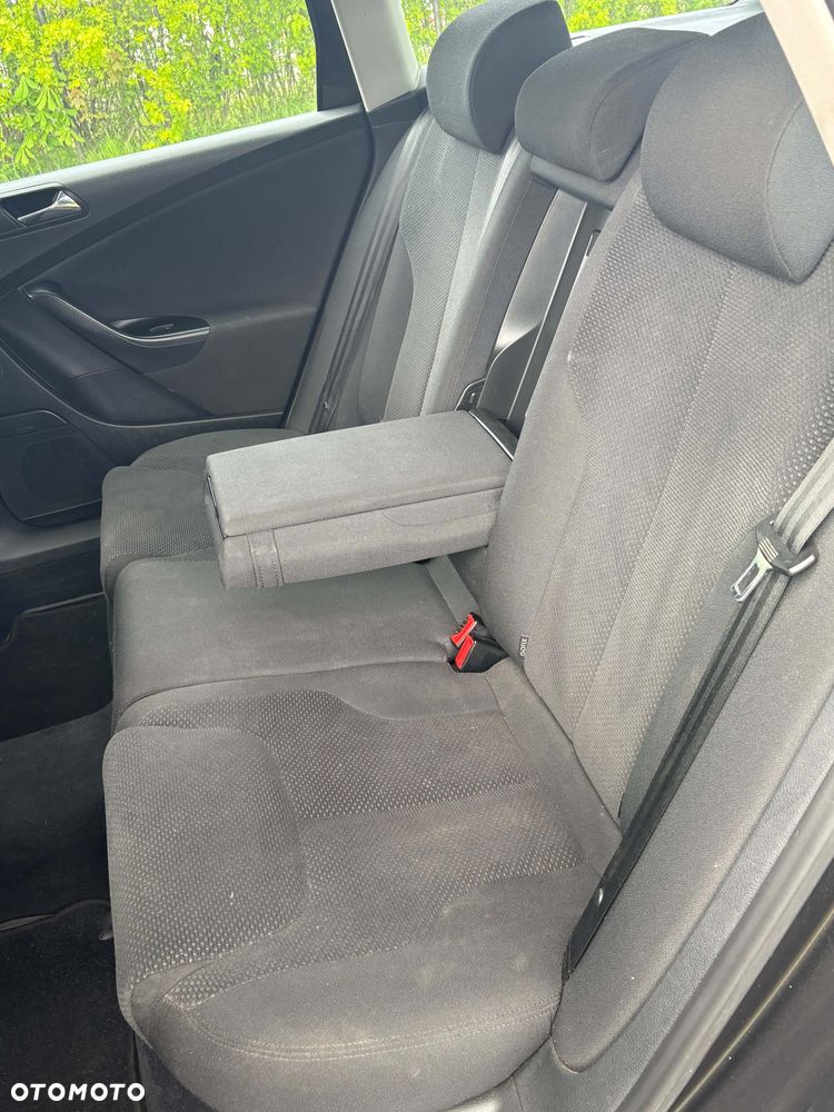 Volkswagen Passat 1.9 TDI Comfortline - 8