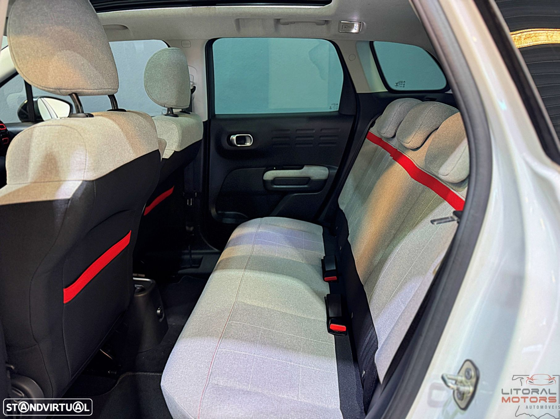 Citroën C3 Aircross 1.2 PureTech Shine - 16