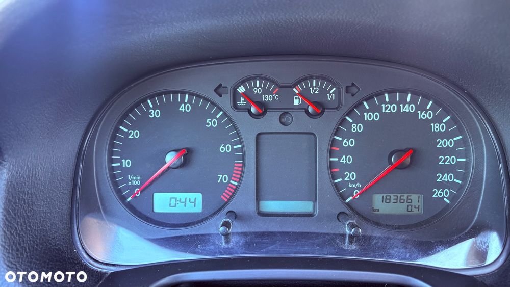 Volkswagen Golf 1.6 Comfortline - 21