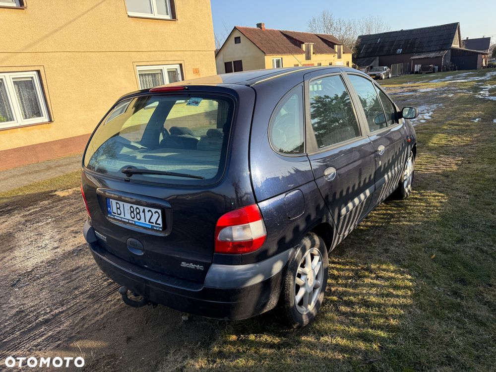 Renault Scenic 1.6 16V EXpression - 17