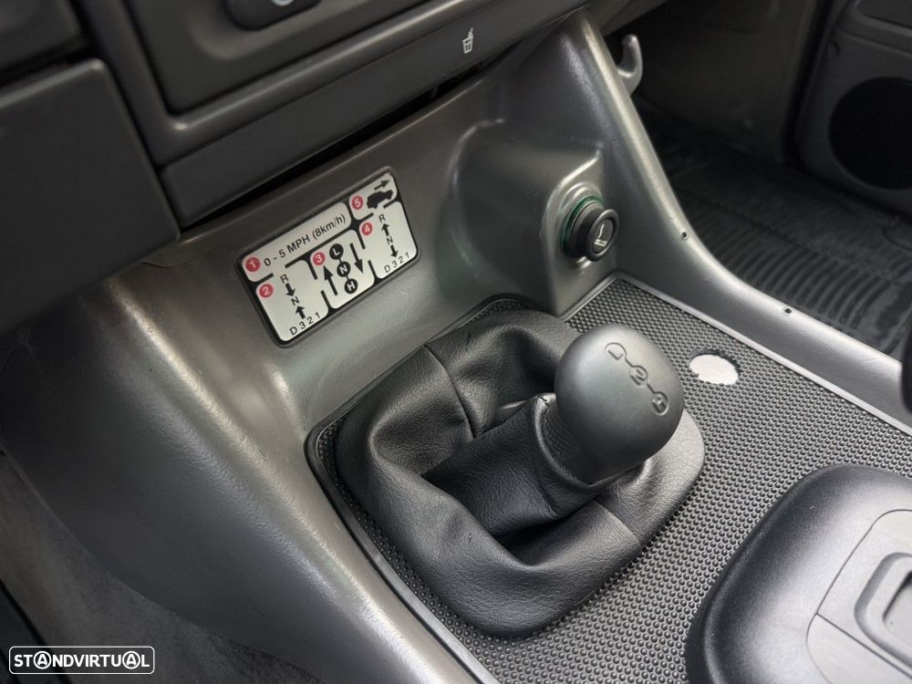 Land Rover Discovery - 34