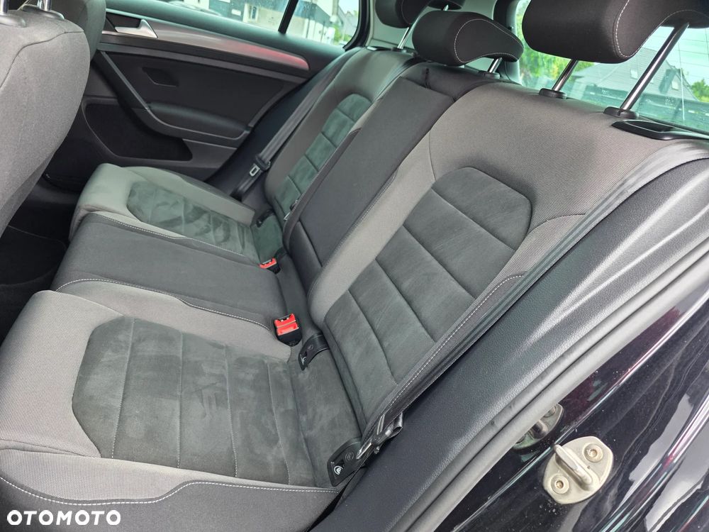Volkswagen Golf - 10