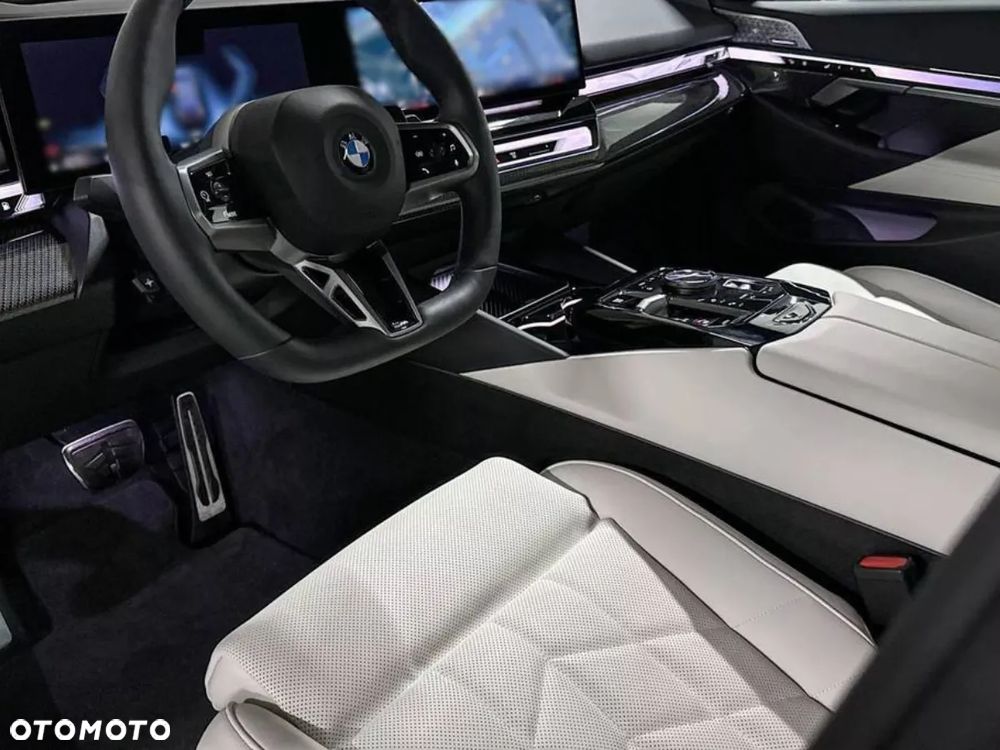 BMW Seria 5 520d xDrive mHEV M Sport - 8