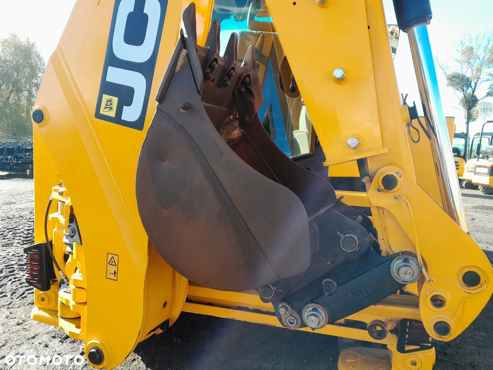 JCB JCB 4CX AEC  2022r - 15