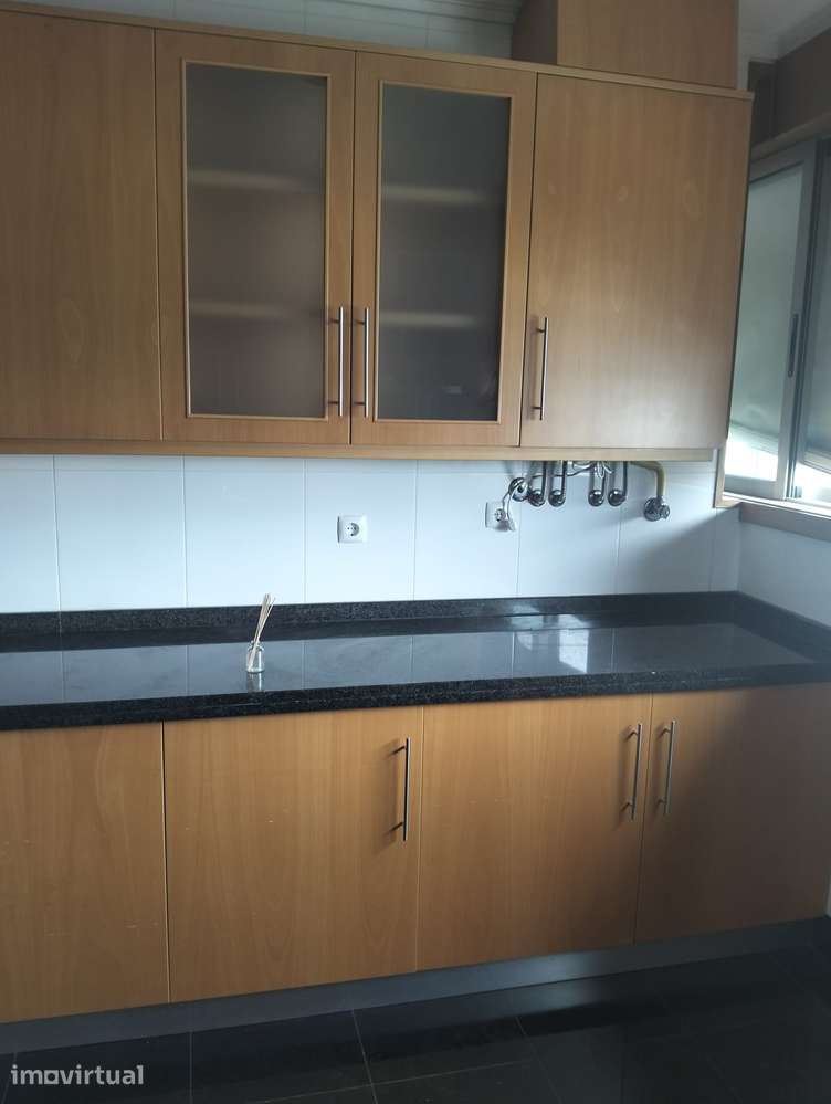 Excelente apartamento T2 para arrendar em Espinho - Grande imagem: 2/22