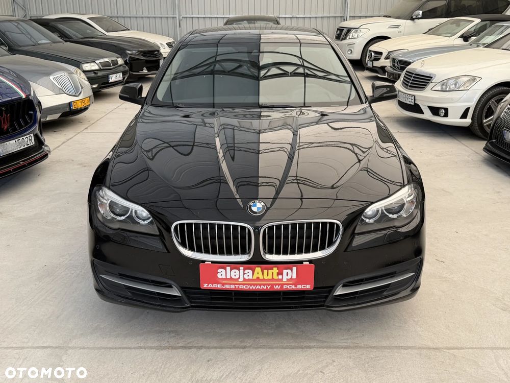 BMW Seria 5 525d xDrive - 12