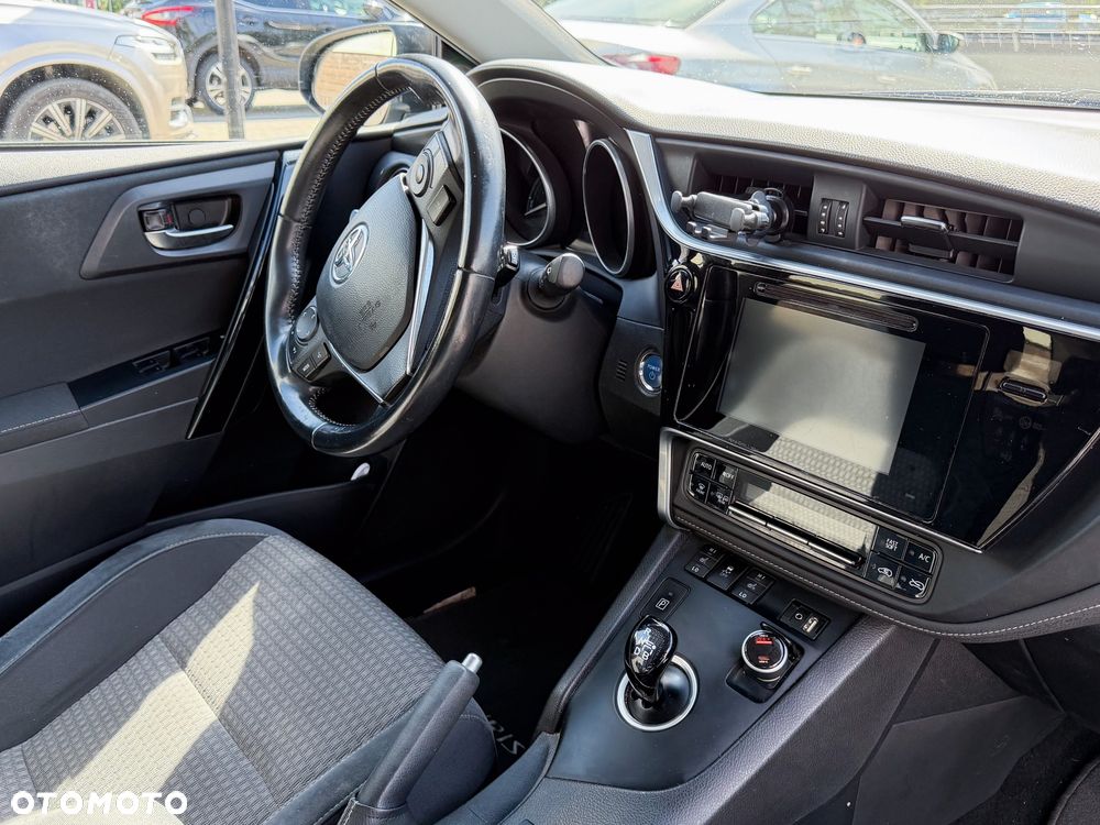Toyota Auris Hybrid 135 Selection - 8