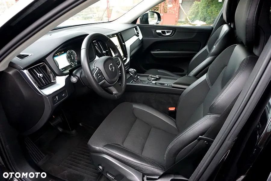 Volvo XC 60 D4 AWD Geartronic Momentum - 25