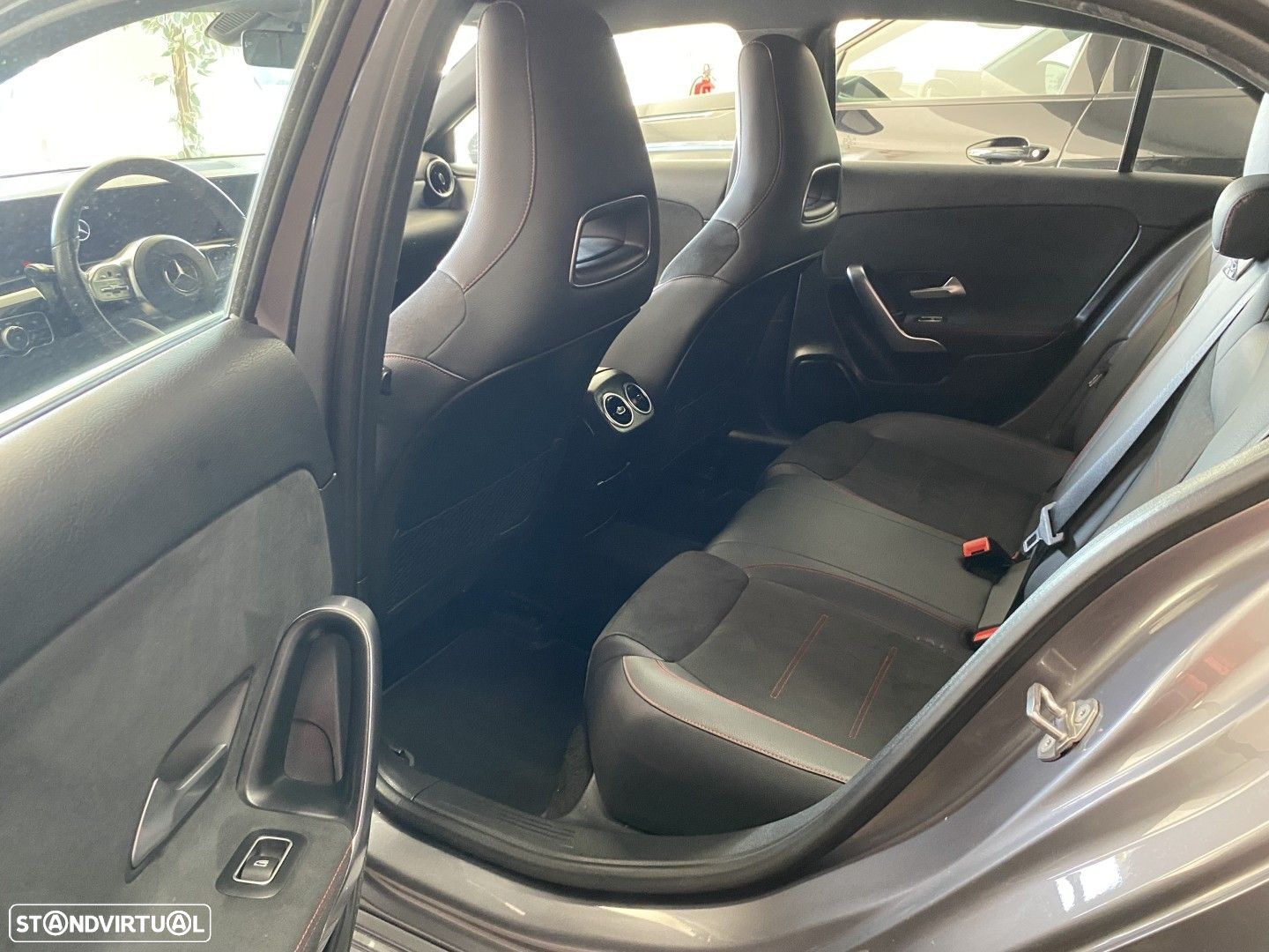 Mercedes-Benz A 180 d AMG Line - 13