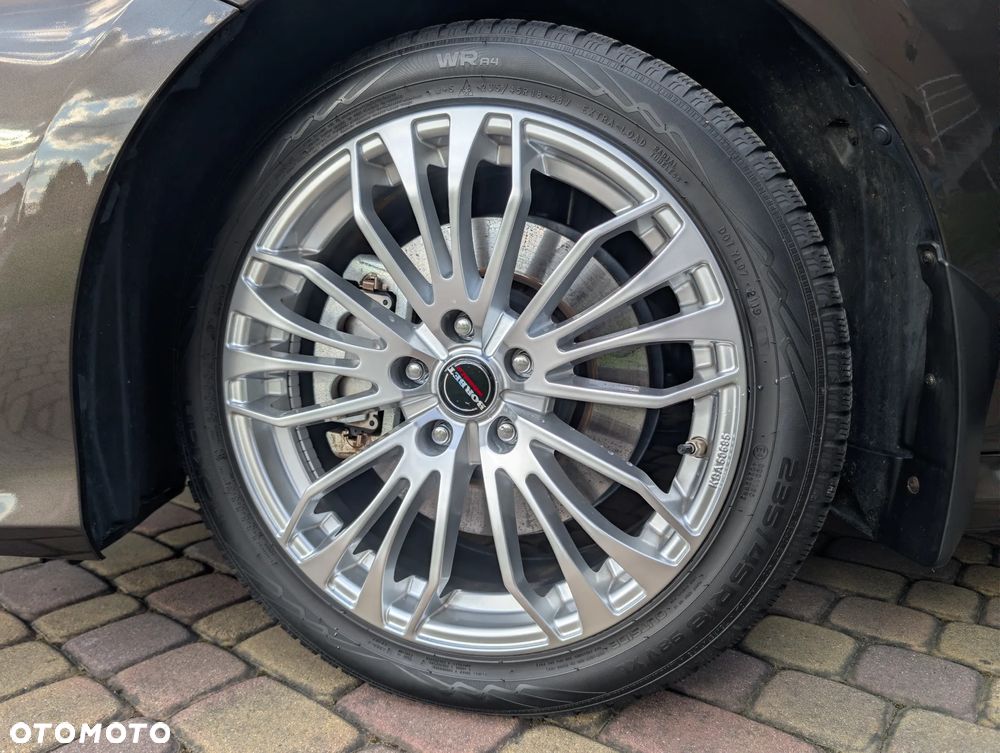 Toyota Camry 2.5 Hybrid Executive CVT - 6