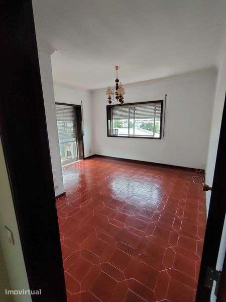 Aluga-se apartamento T2 Ovar - Grande imagem: 2/7