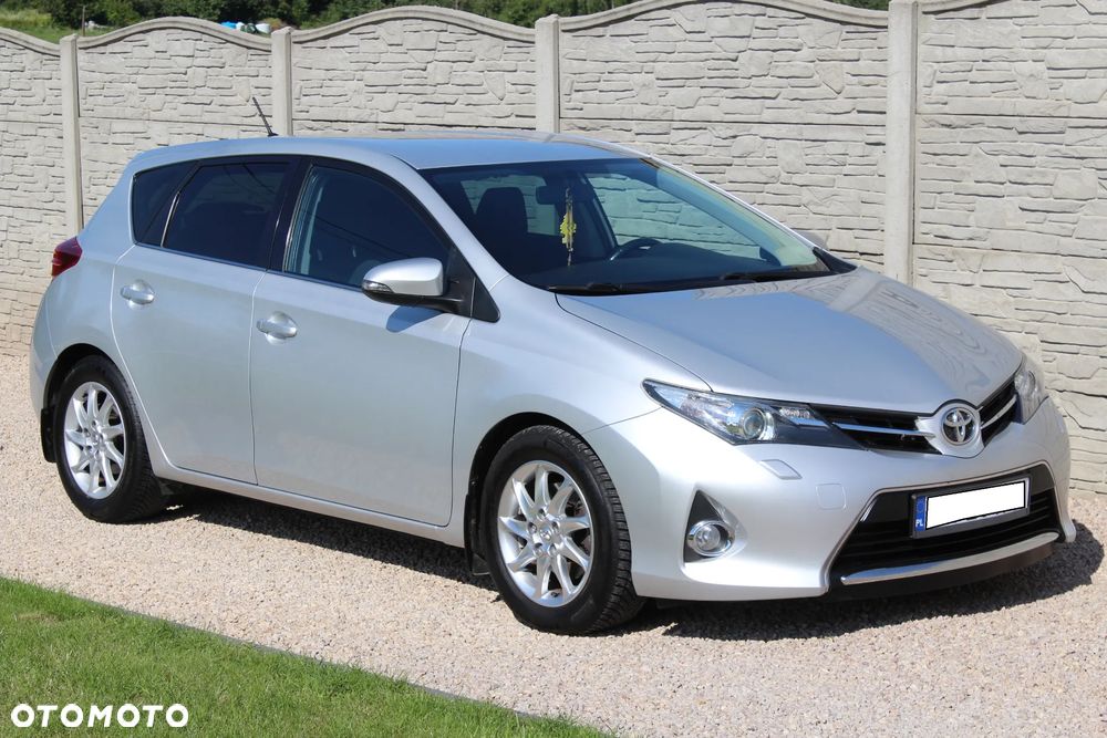 Toyota Auris 2.0 D-4D Comfort - 2
