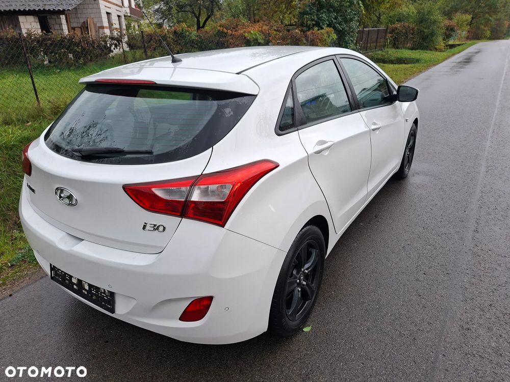Hyundai i30 1.4 Intro Edition - 19