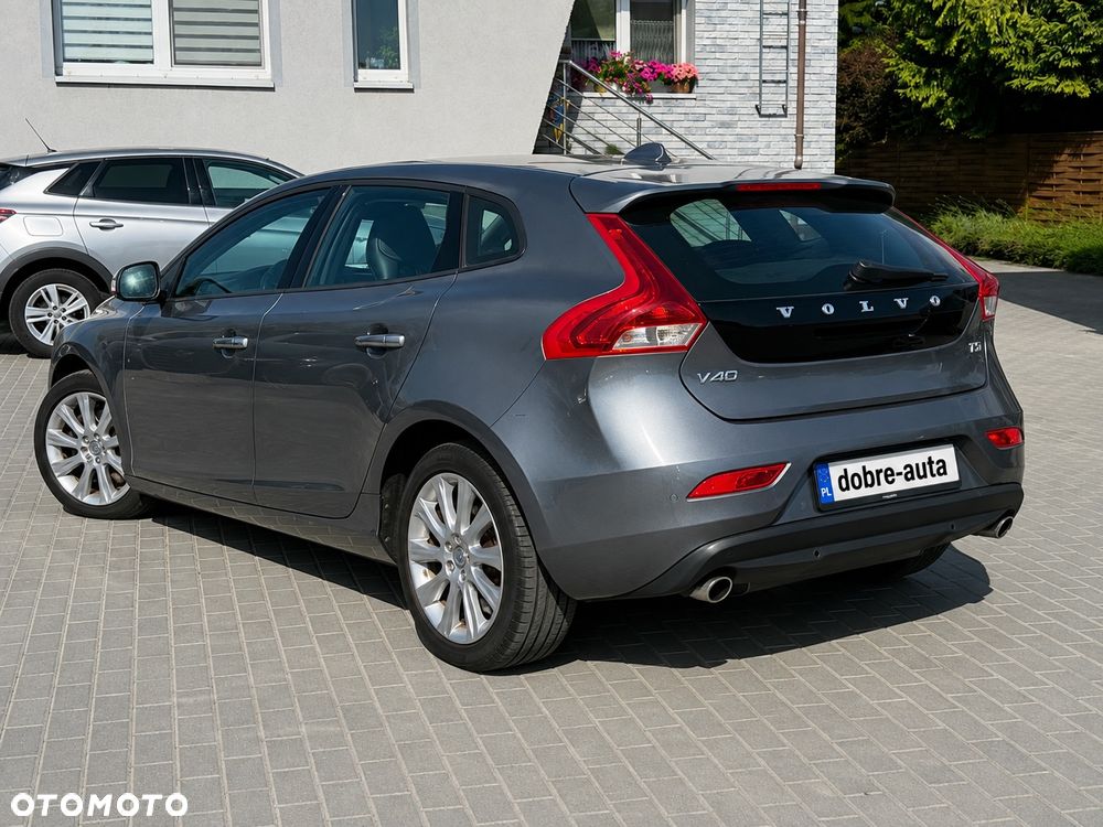 Volvo V40 T3 Momentum - 4