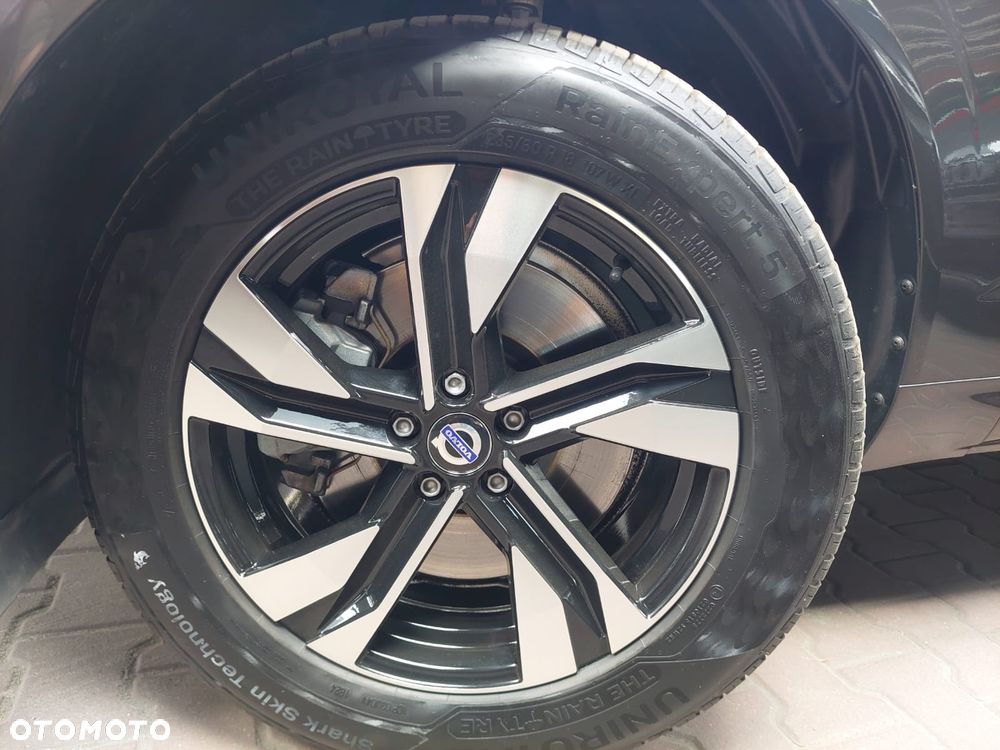 Volvo XC 60 B4 D AWD Momentum - 27