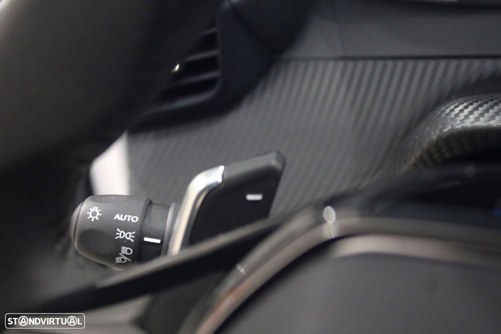 Peugeot 208 1.2 Hybrid Allure e-DCS6 - 18