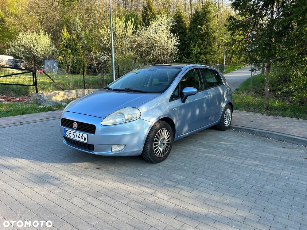 Fiat Grande Punto Actual 1.4 8V Estiva Blue&Me - 19