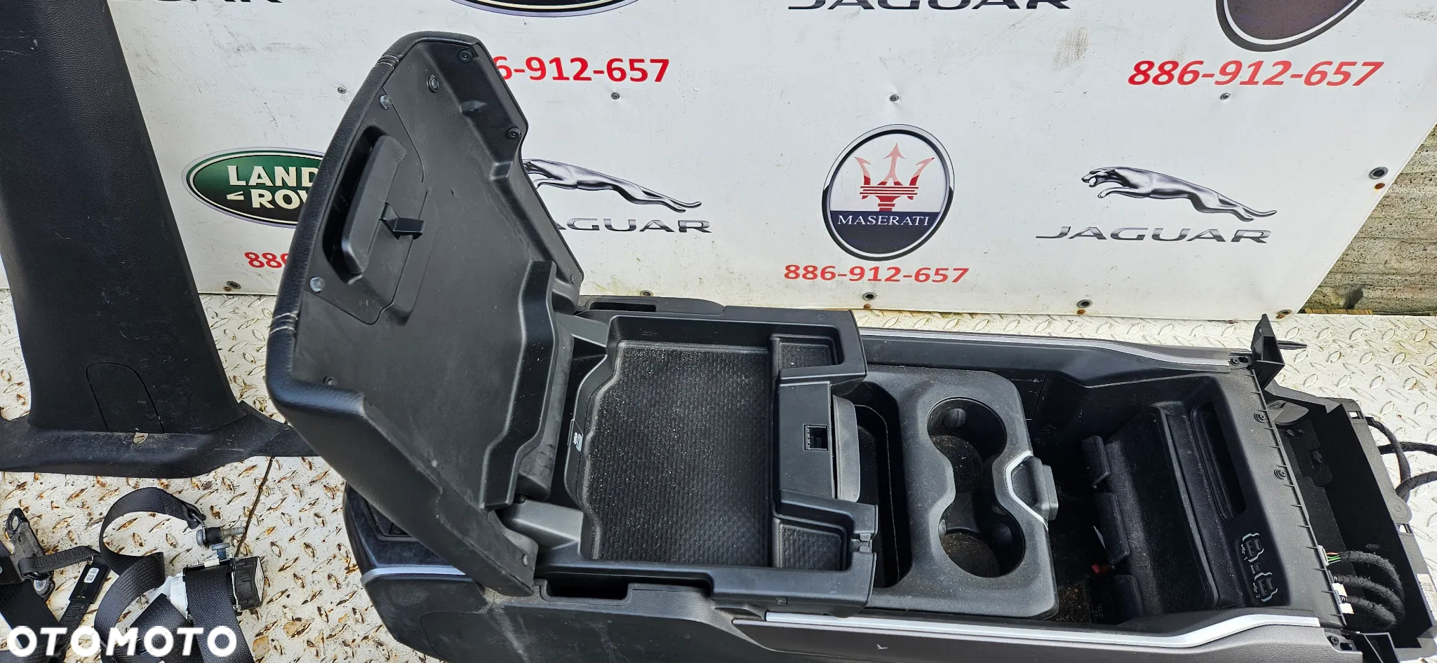 RAM 1500 V 5 2019- Big Horn KRÓTKI QUAD CAB 1,5 Komplet foteli Fotele tapicerka Kanapa Środek Boczki wykładzina Słupek próg listwa CZARNE WNĘTRZE WELUR - 26