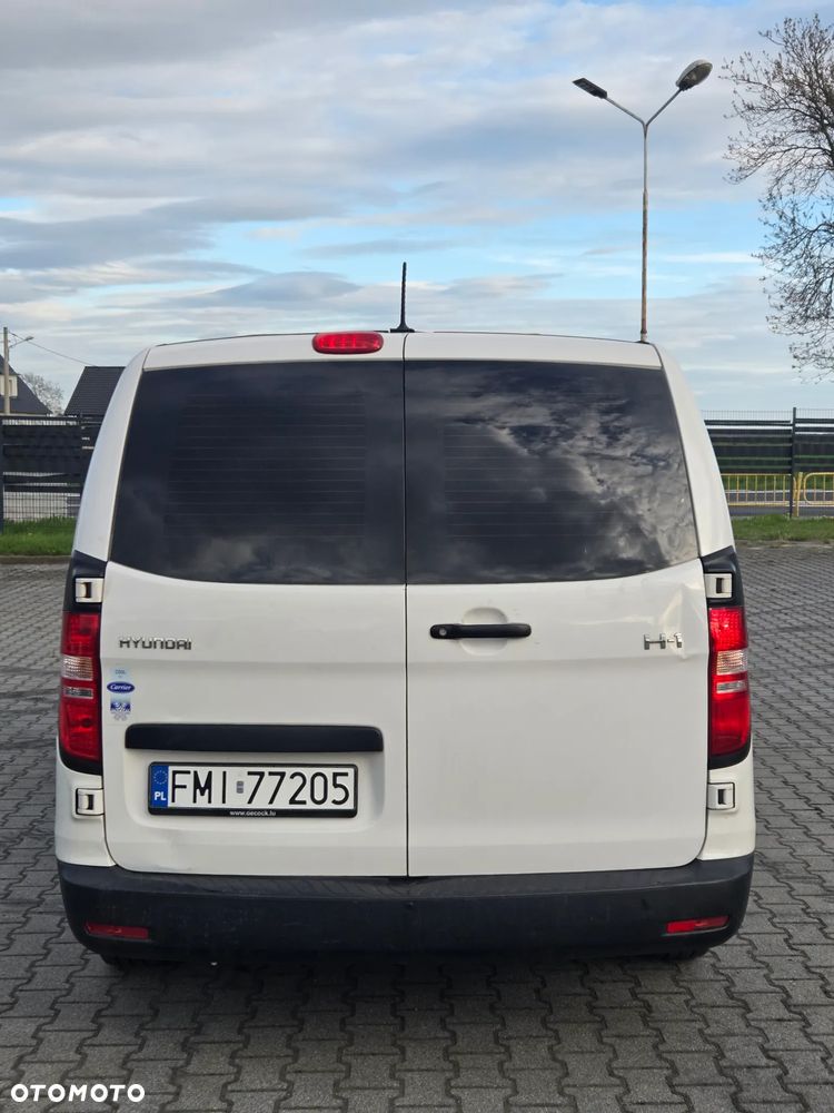 Hyundai H-1 Starex - 22