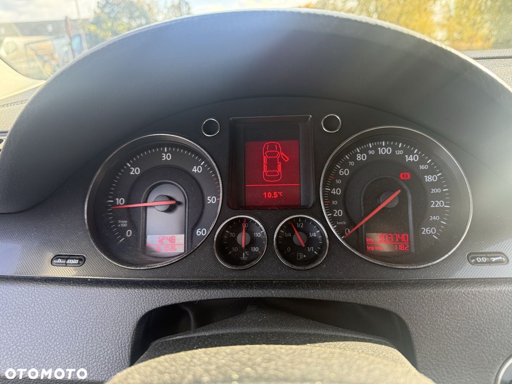 Volkswagen Passat - 8