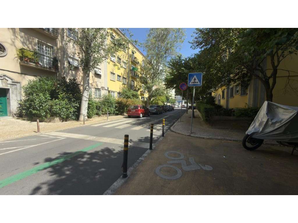Apartamento T4 para Remodelação Total em Alvalade - Lisboa - Grande imagem: 2/28