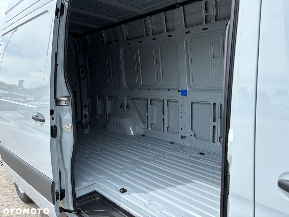 Mercedes-Benz Sprinter - 9