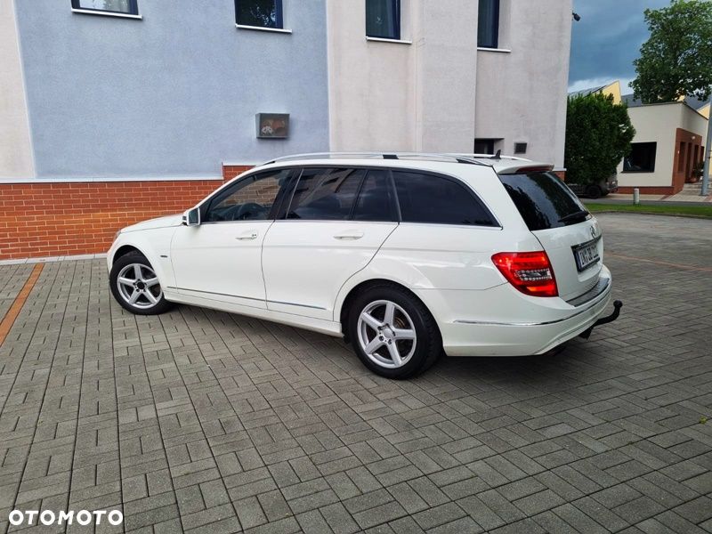 Mercedes-Benz Klasa C 180 CGI BlueEFFICIENCY Avantgarde - 7