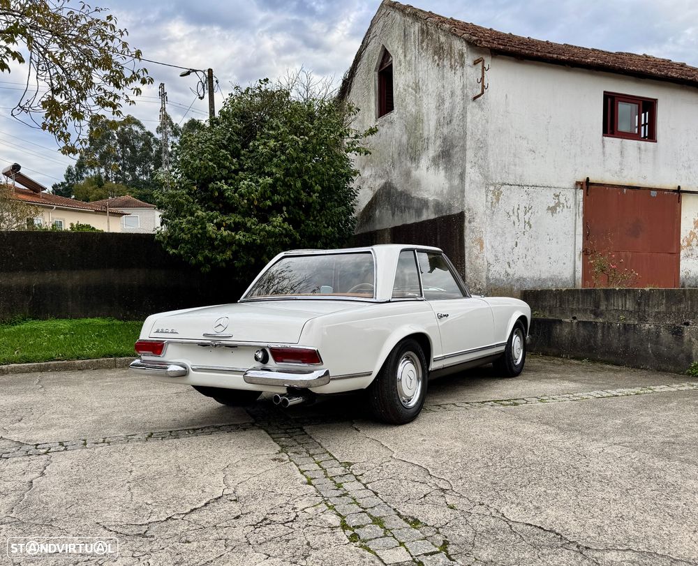 Mercedes-Benz SL 230 - 10