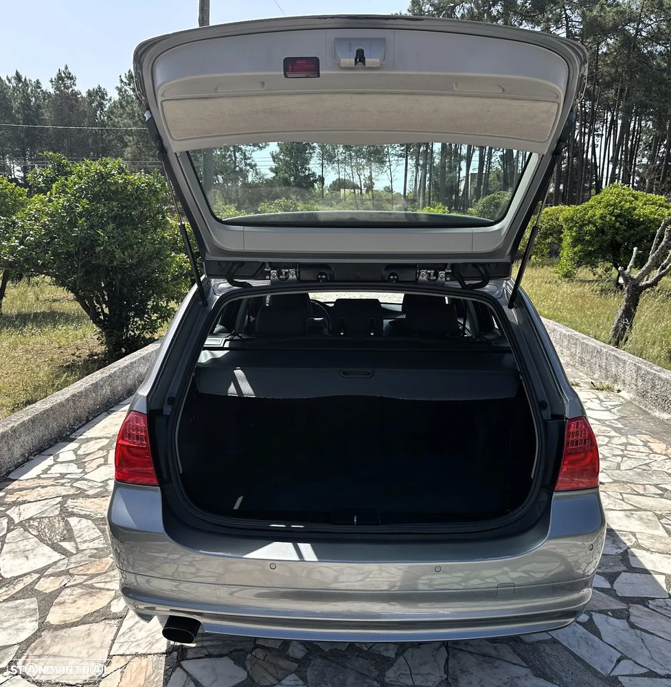 BMW 318 d Navigation - 33