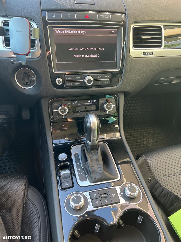 Volkswagen Touareg - 2