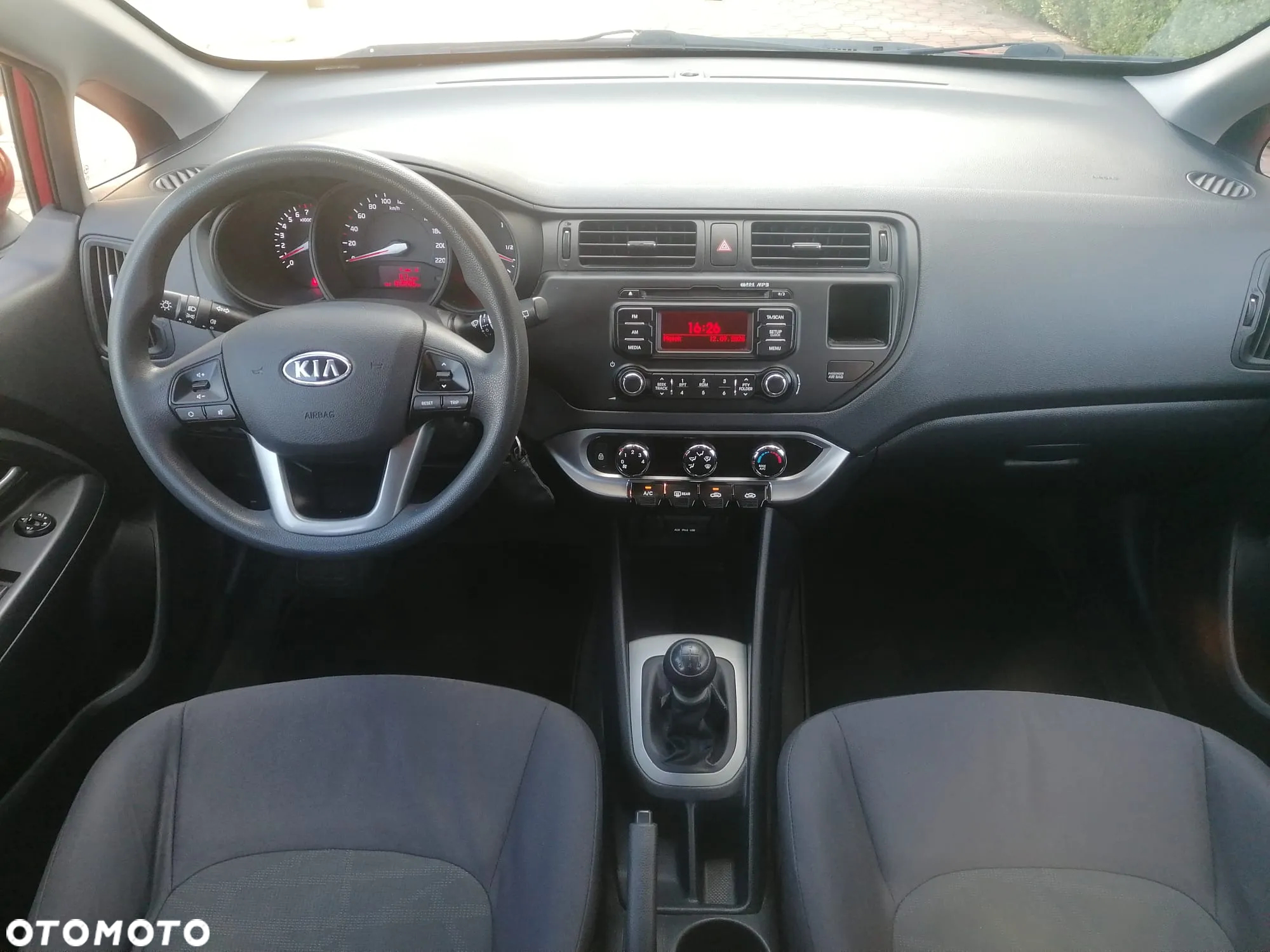 Kia Rio 1.2 Attract - 12