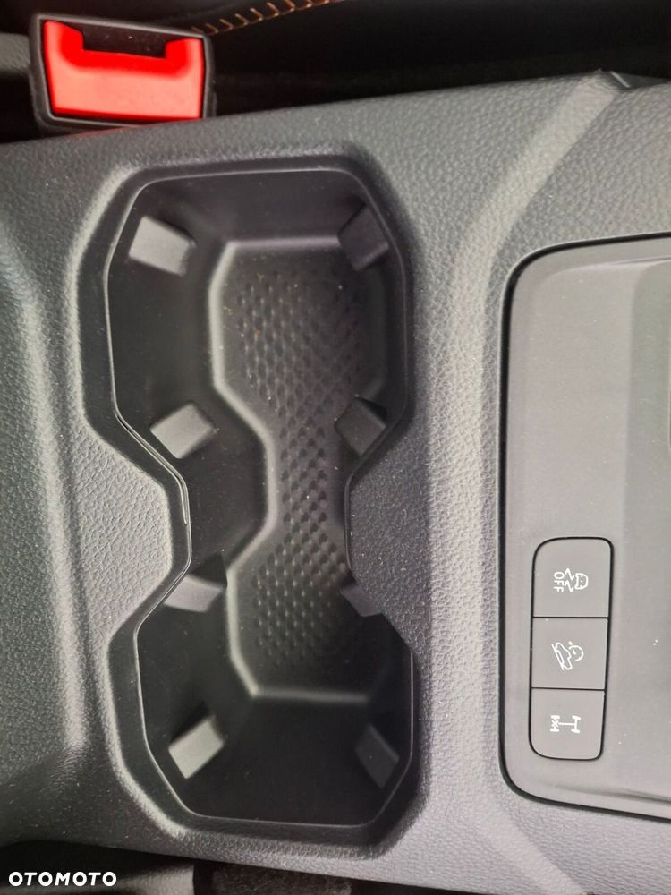 Volkswagen Amarok - 30