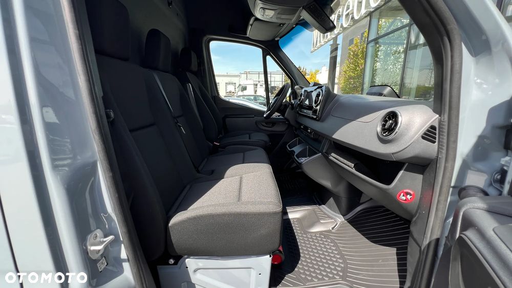Mercedes-Benz Sprinter 319 CDI - 15