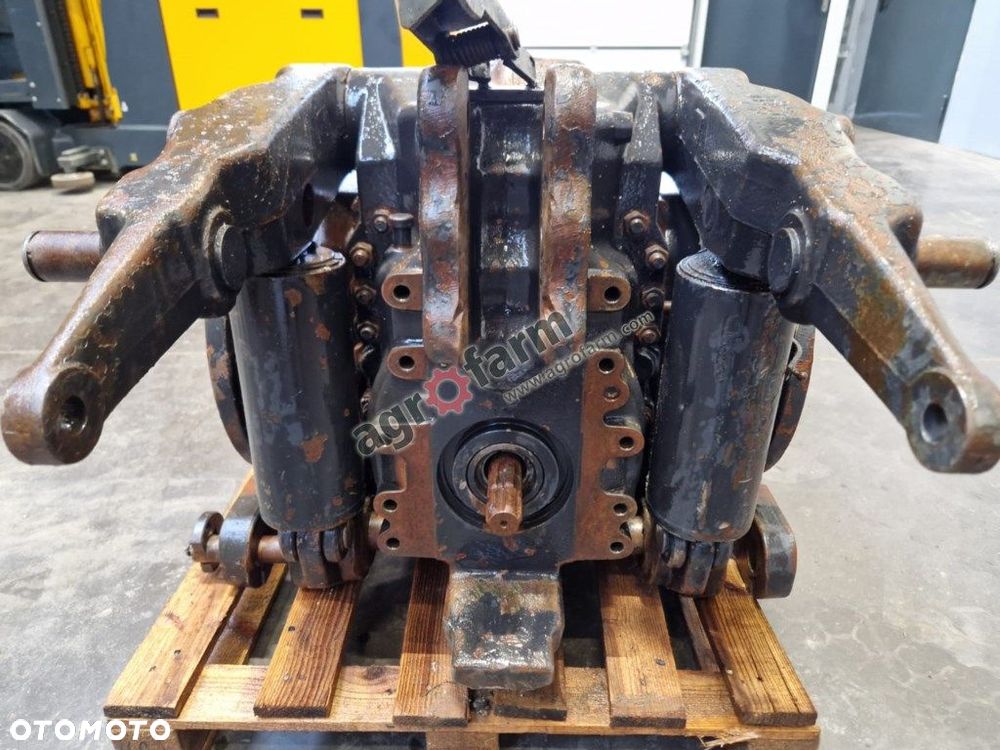 Tylny most Valtra 6400 - 4
