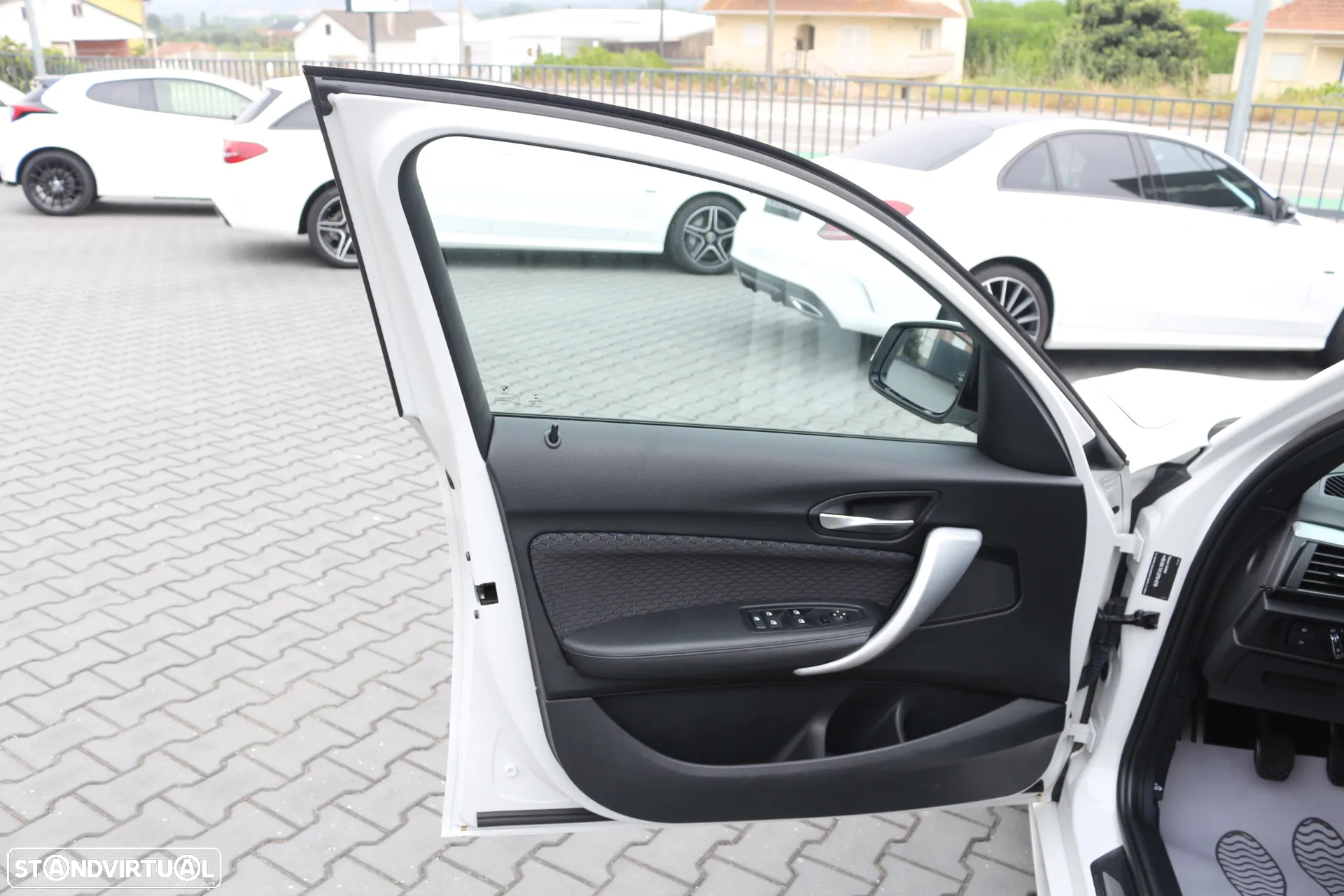 BMW 118 d Pack M - 28