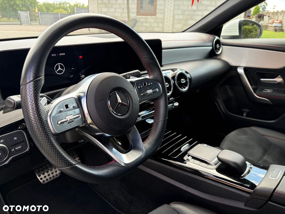 Mercedes-Benz CLA 180 AMG Line 7G-DCT - 31