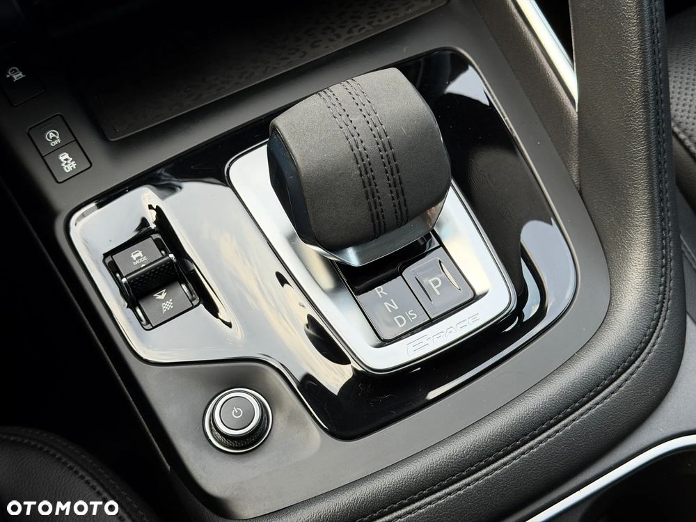 Jaguar E-Pace 1.5 P160 mHEV SE - 22