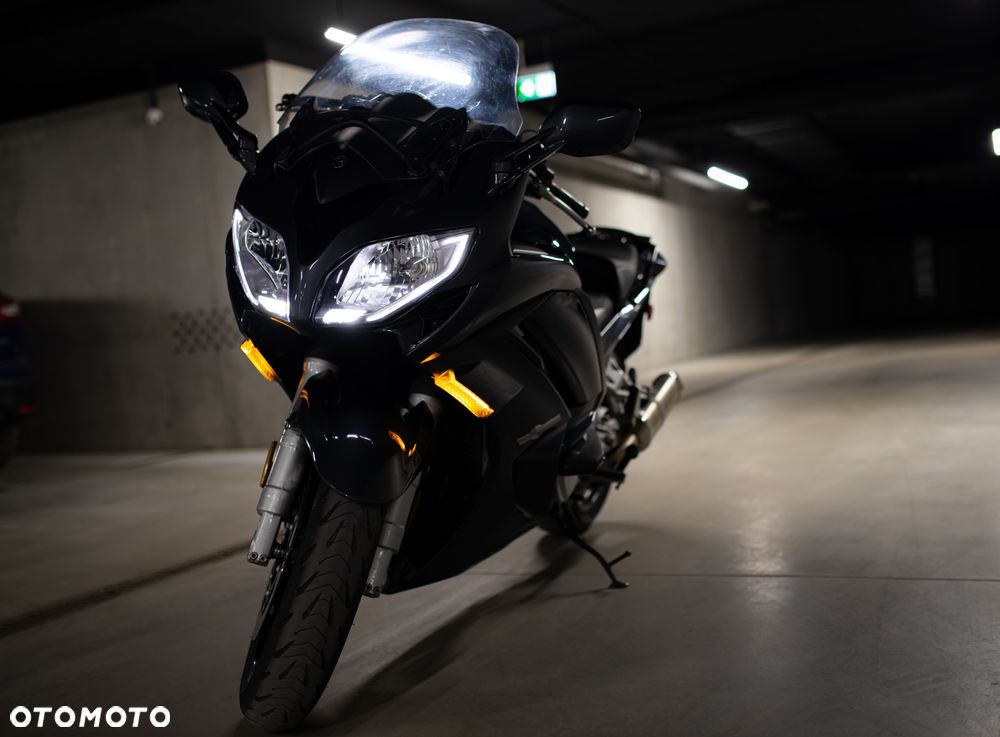 Yamaha FJR - 10