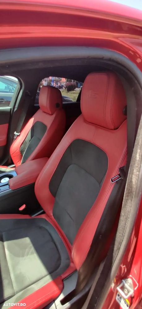 Jaguar XE RWD S - 12