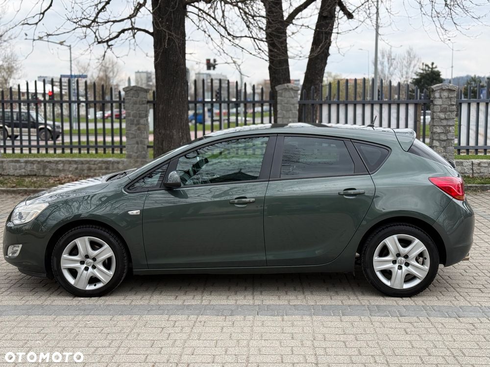 Opel Astra 1.6 Turbo Innovation - 13