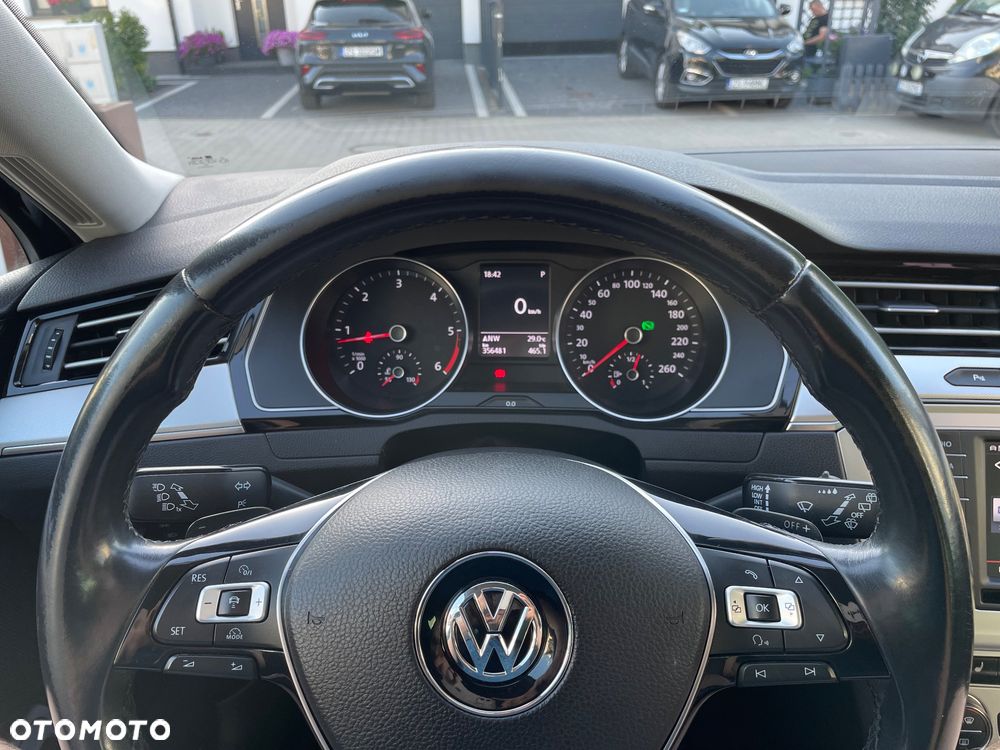 Volkswagen Passat 2.0 TDI SCR DSG Comfortline - 6