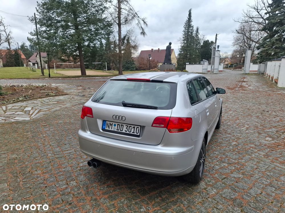 Audi A3 Sportback 1.4 TFSI Attraction - 5