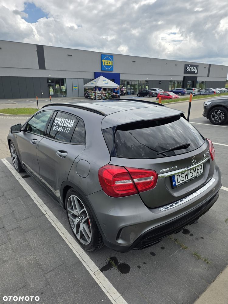 Mercedes-Benz GLA - 4