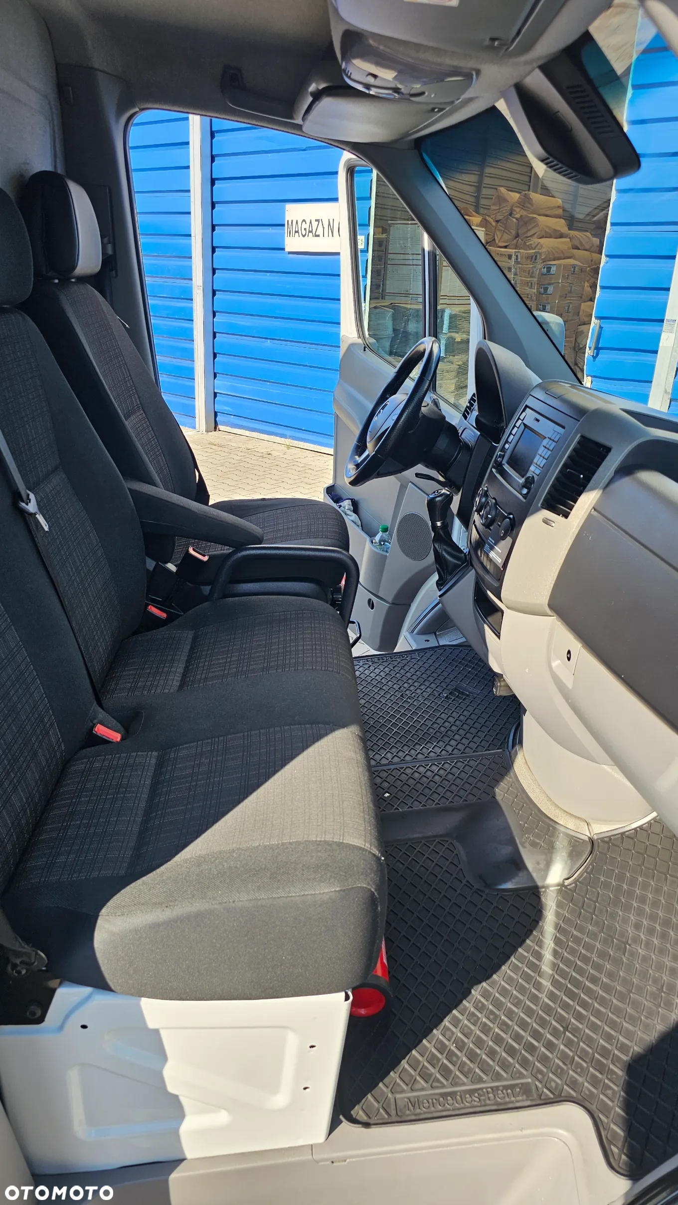 Mercedes-Benz SPRINTER 319 - 10