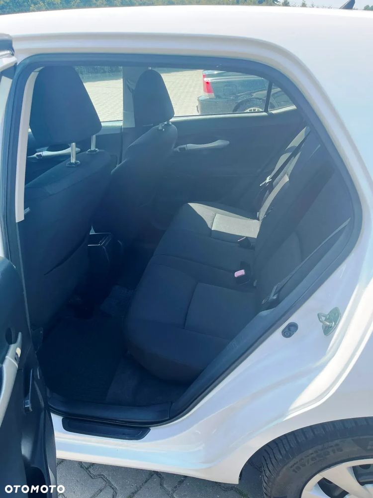 Toyota Auris 1.4 D-4D Terra - 13