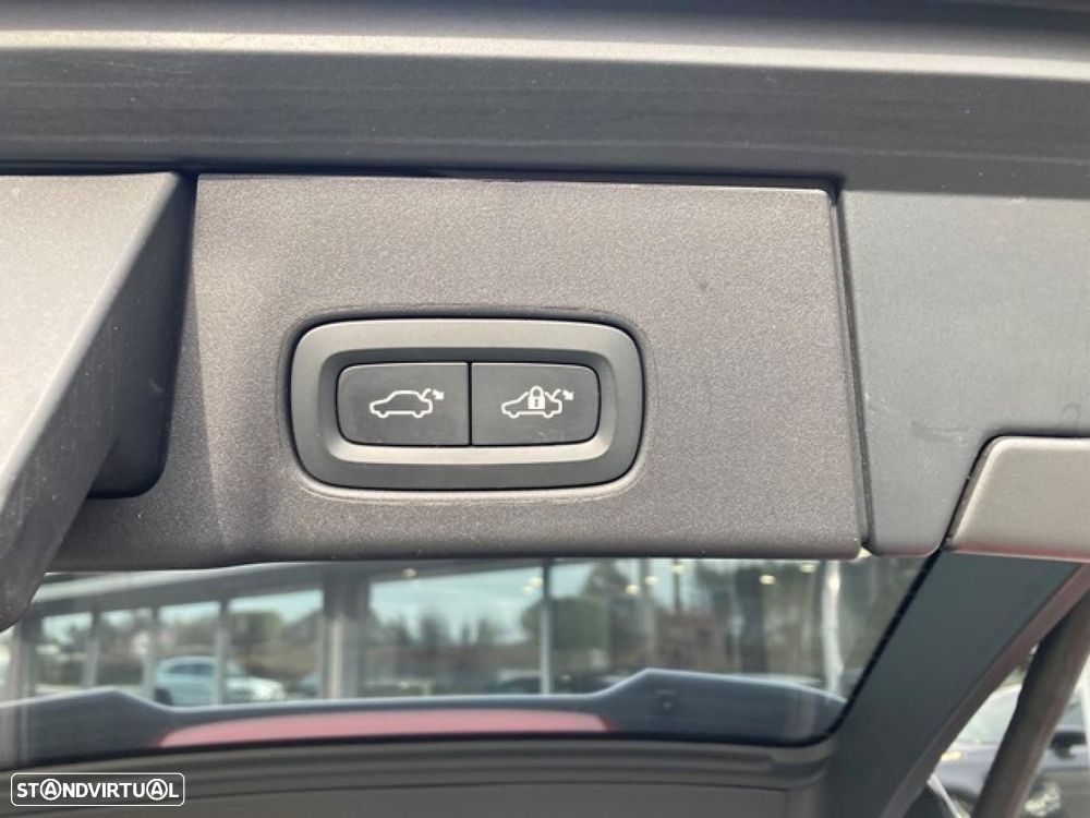 Volvo V90 2.0 T6 PHEV R-Design AWD - 42