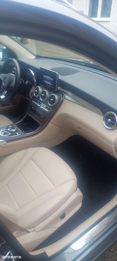 Mercedes-Benz GLC 350 e 4Matic 7G-TRONIC Exclusive - 11