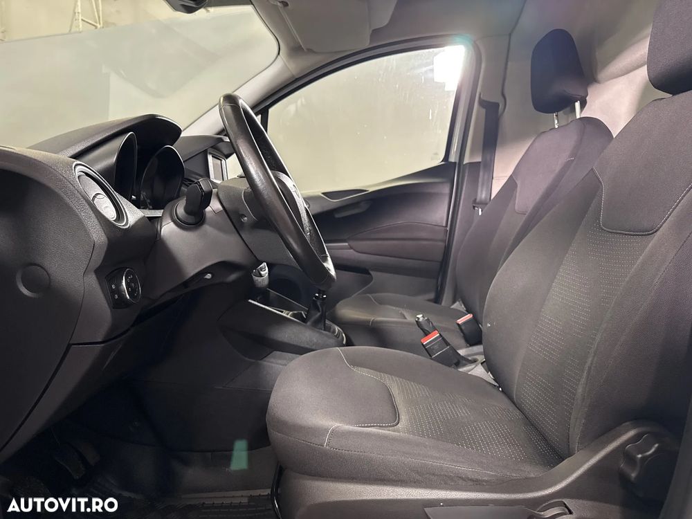 Ford Courier - 18