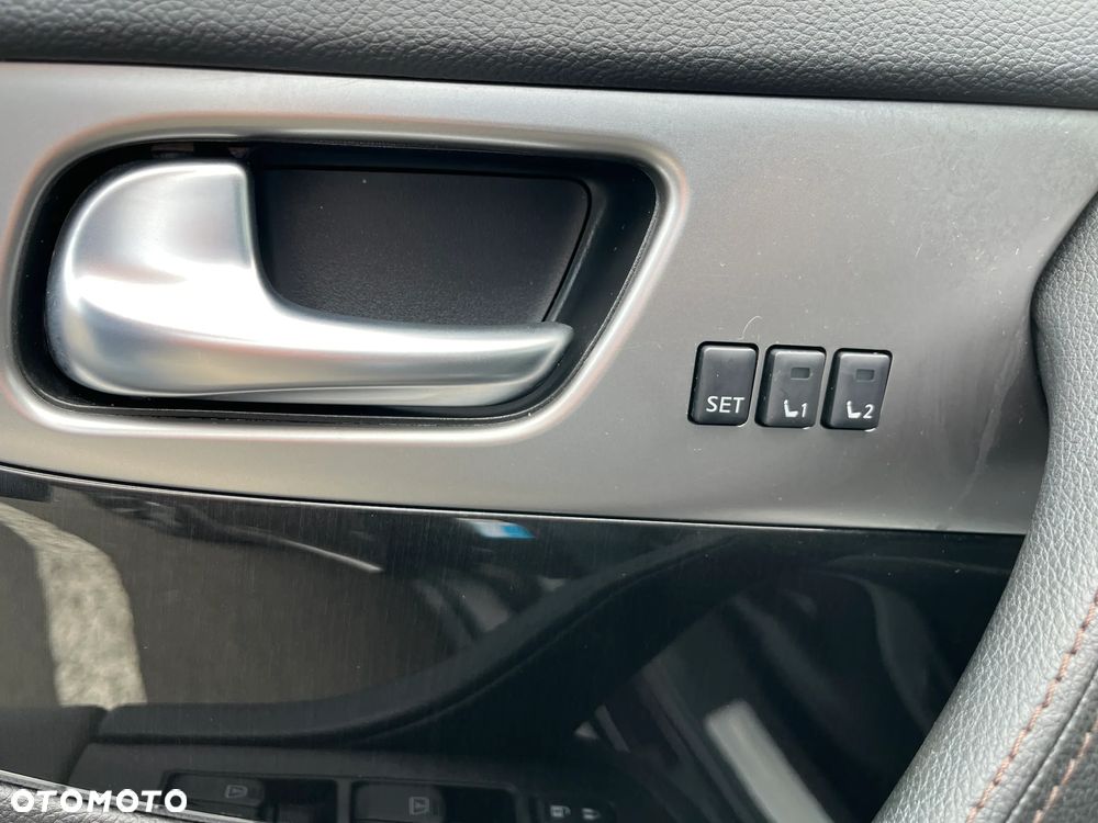 Infiniti QX70 3.0d S - 33